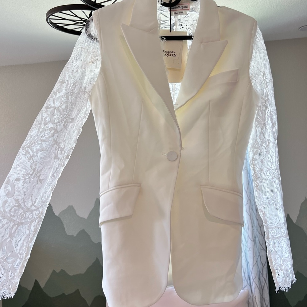 Alexender McQueen white/lace blazer